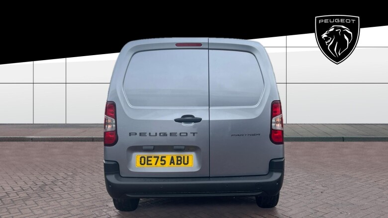 Peugeot Partner Long Diesel 1.5 BlueHDi 100 Professional Plus Van